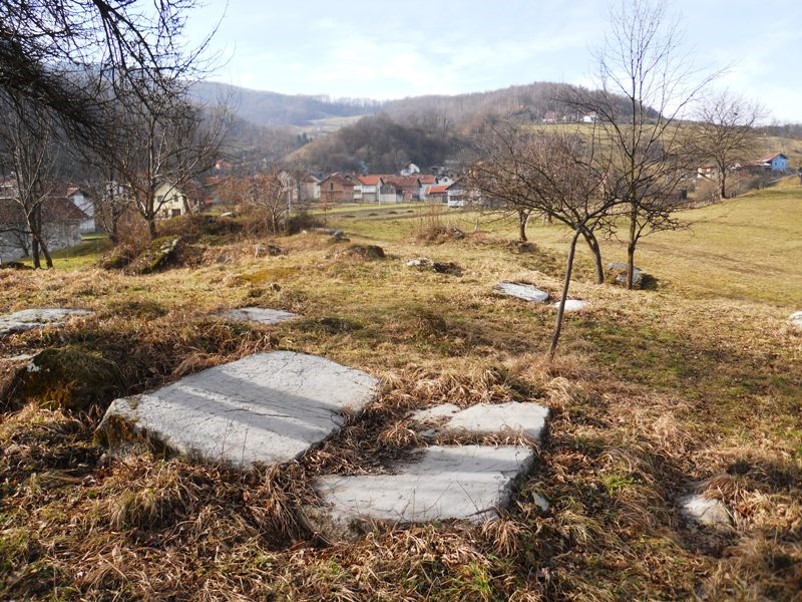 Historijsko područje – Nekropole sa stećcima i groblje s nišanima u Grivićima, Općina Hadžići